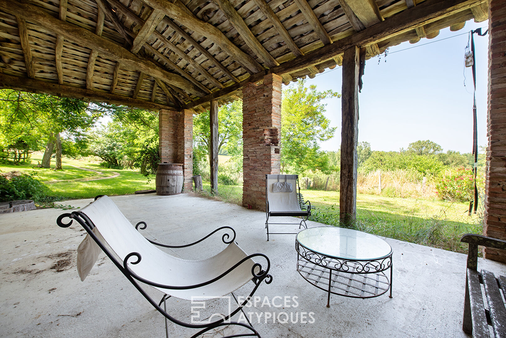 Charming property in the heart of the rolling Tarn countryside