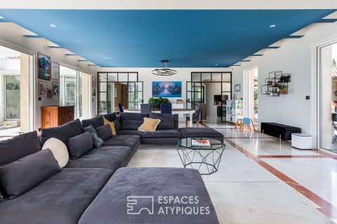 Villa d’architecte avec piscine et vue dégagée
