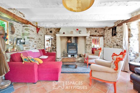 Ensemble immobilier de deux maisons avec salle de réception en campagne
