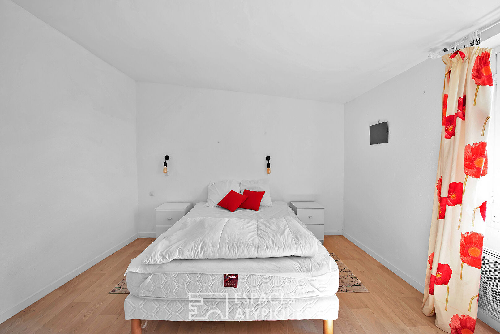 Ensemble immobilier de deux maisons avec salle de réception en campagne