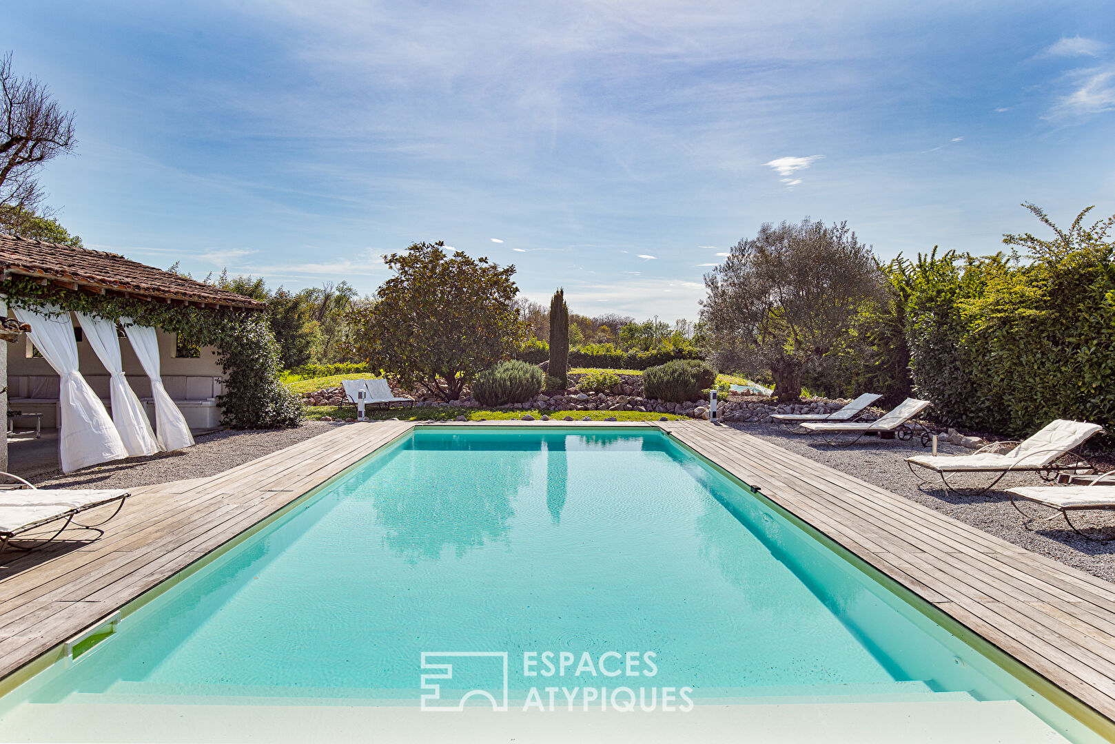 Superbe domaine de campagne, avec gîte et chambres d’hôtes.
