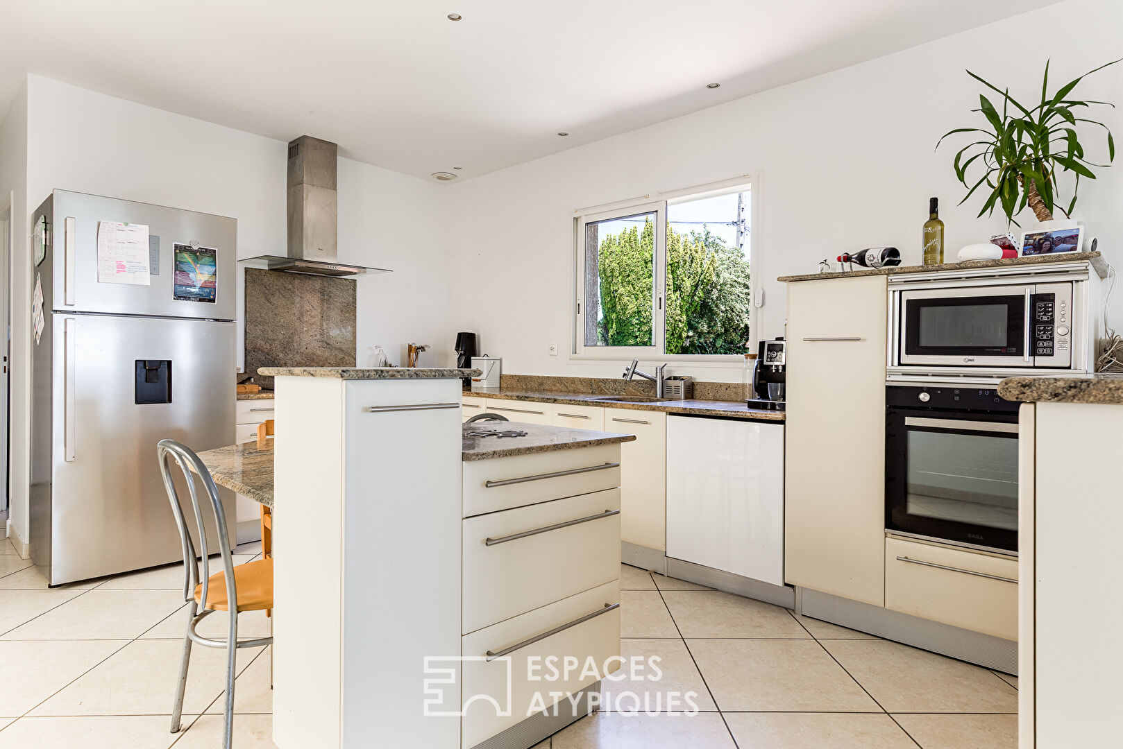Beautiful villa with swimming pool on the heights of RABASTENS