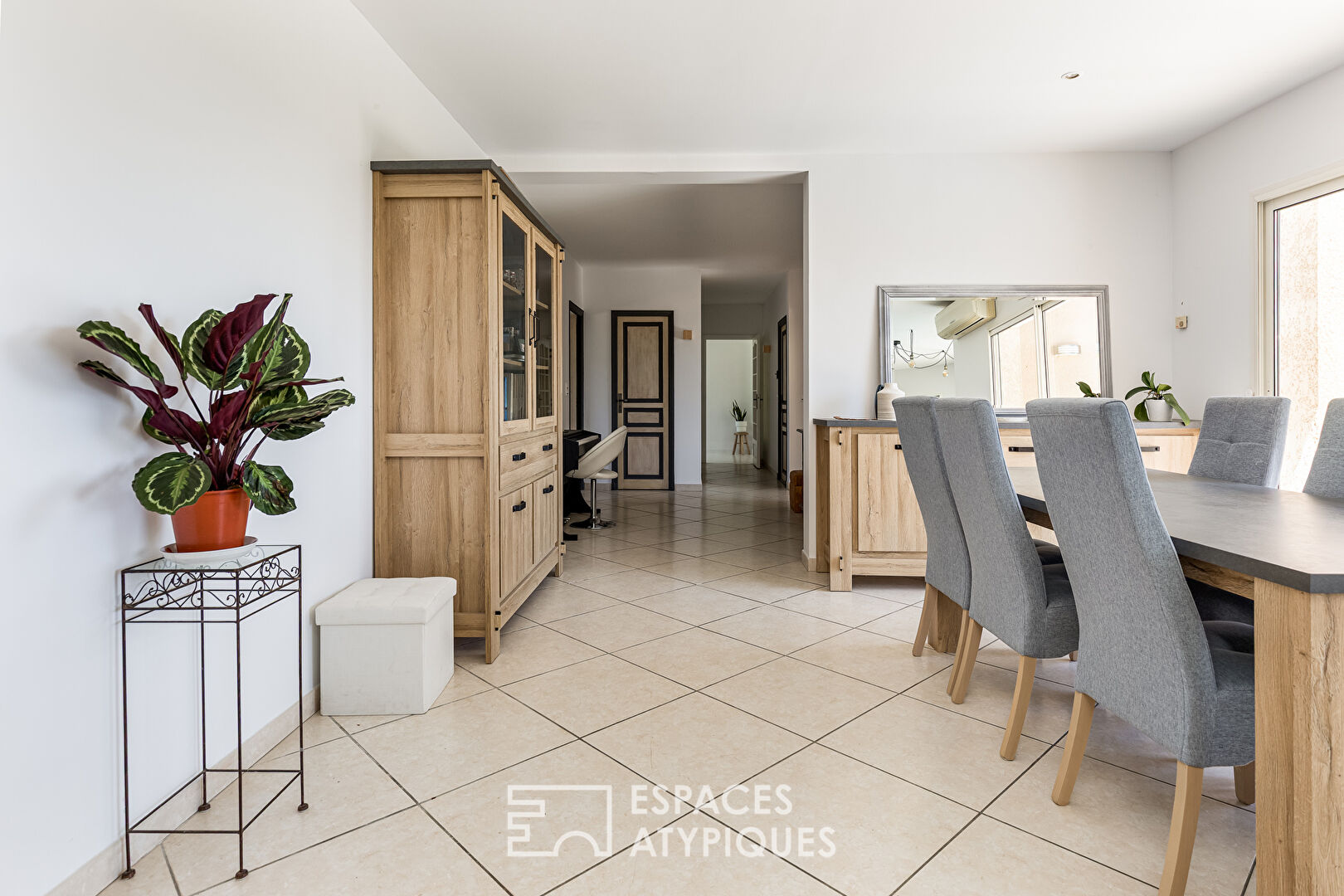 Beautiful villa with swimming pool on the heights of RABASTENS