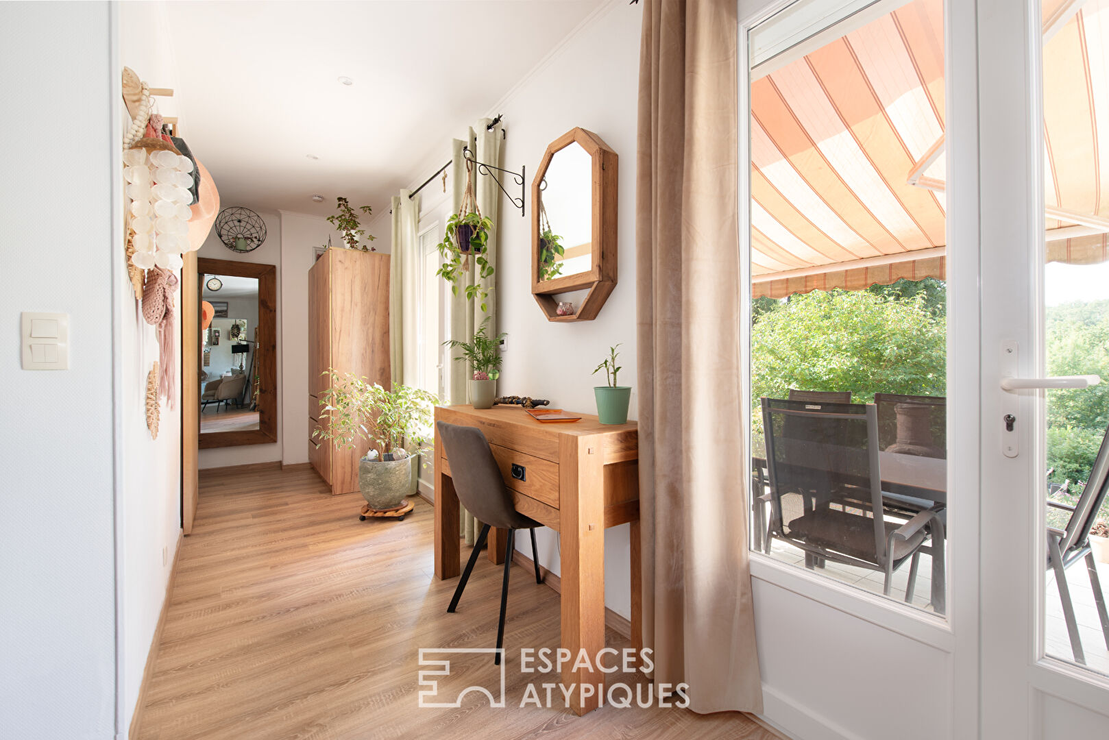 Single-story house with swimming pool on the outskirts of Castres