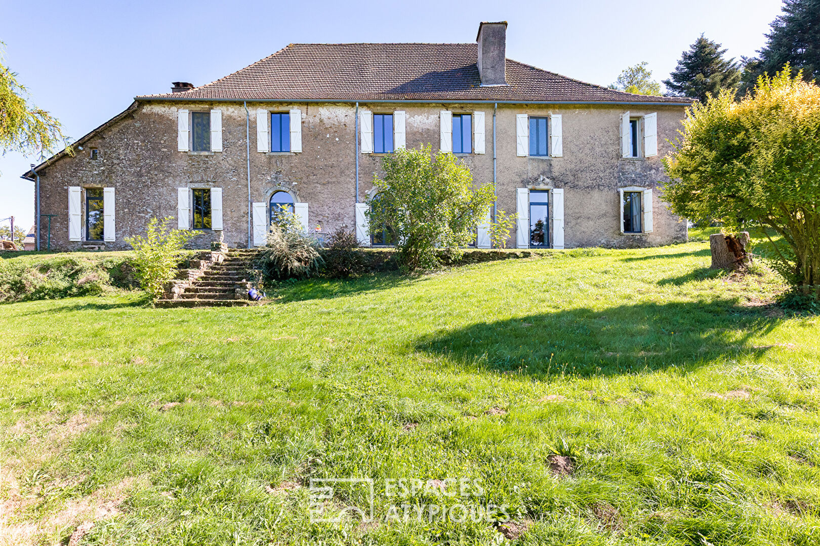 Maison de maître avec parc et dépendances
