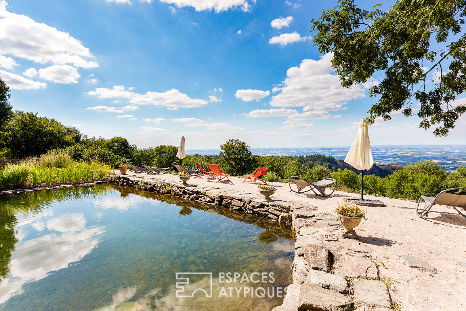 Estate with panoramic view in the heart of the Montagne Noire