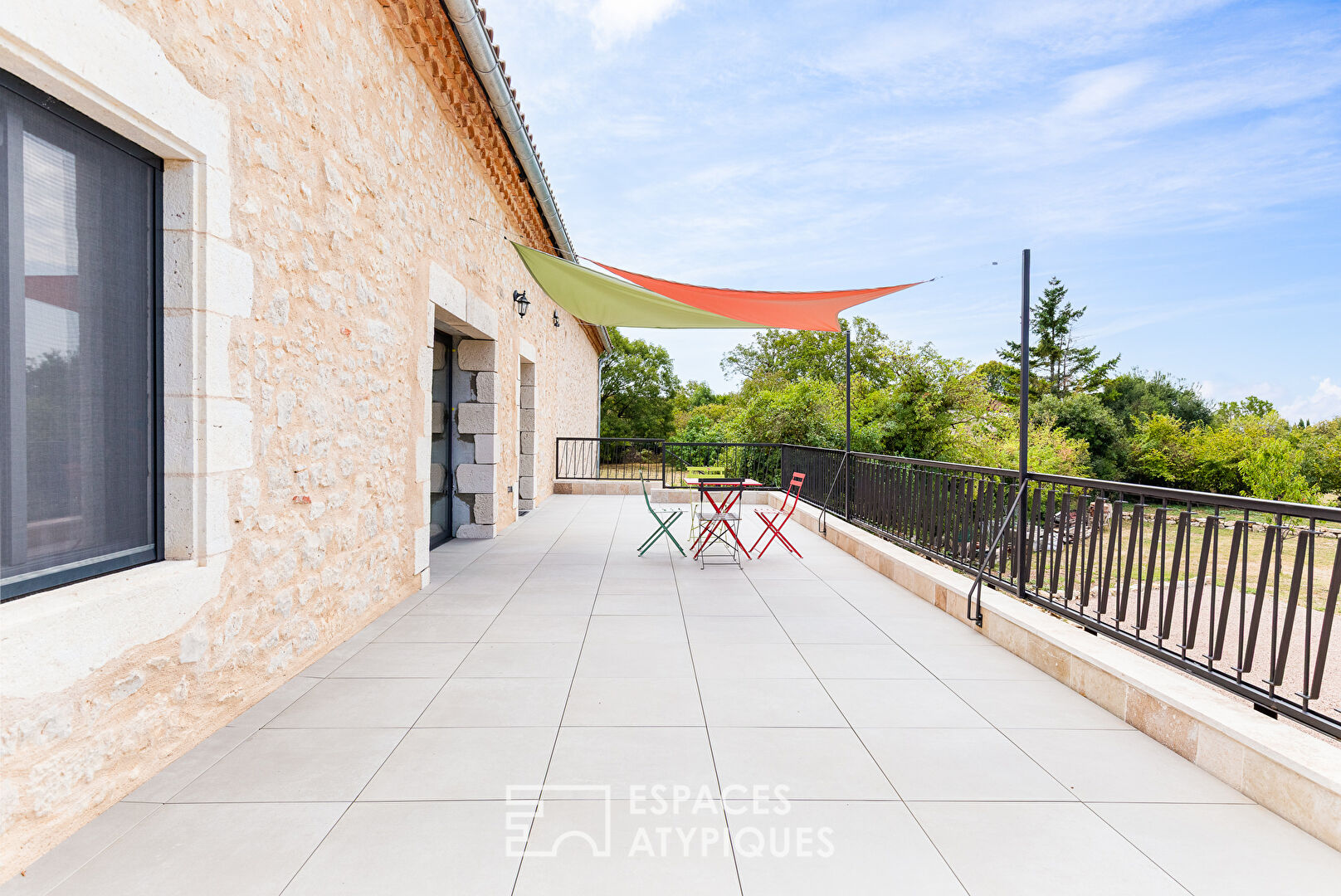Ensemble immobilier de caractère avec gîte