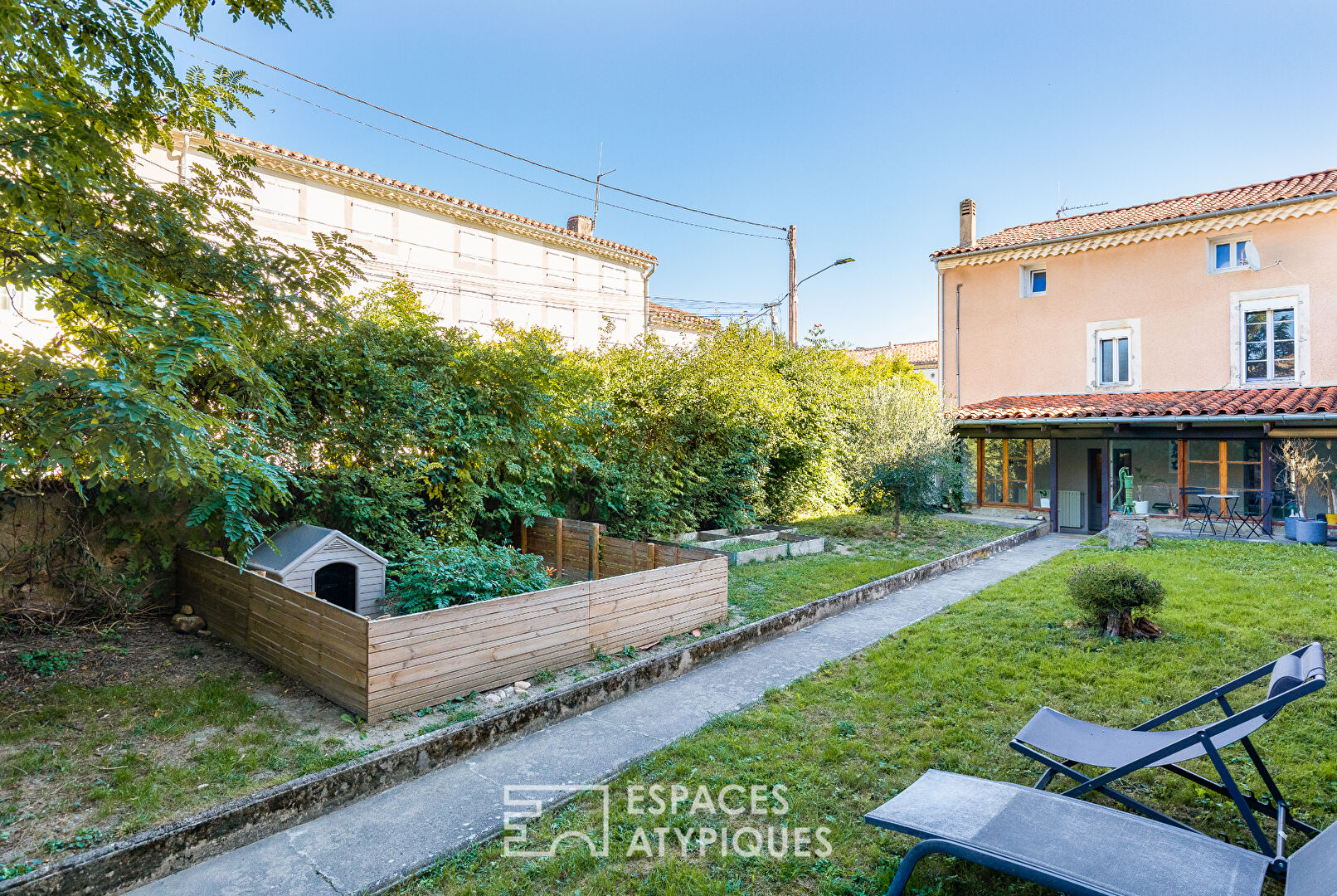 Maison de ville avec jardin et garage