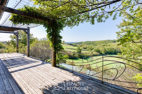 Duo of houses with a view in the heart of a preserved environment