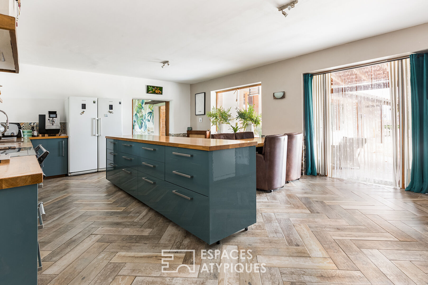 Ancienne ferme rénovée avec vue dominant les vallons Rabastinois.