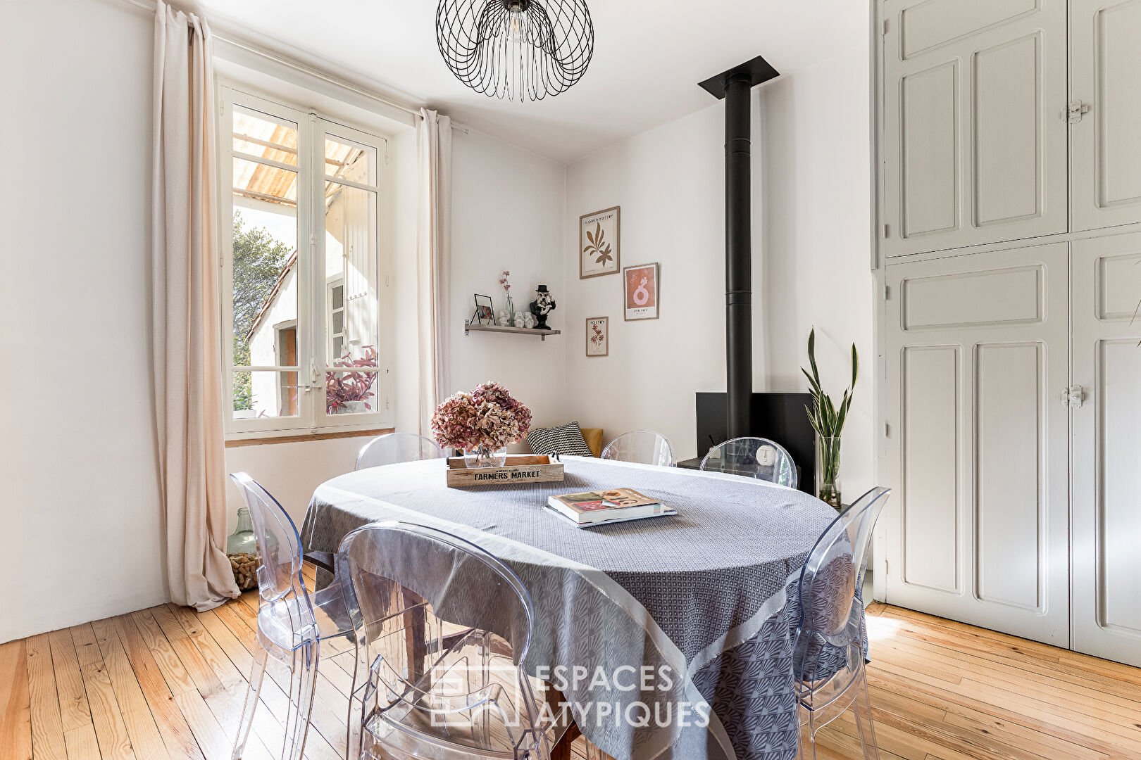 Townhouse with garden, swimming pool and garage