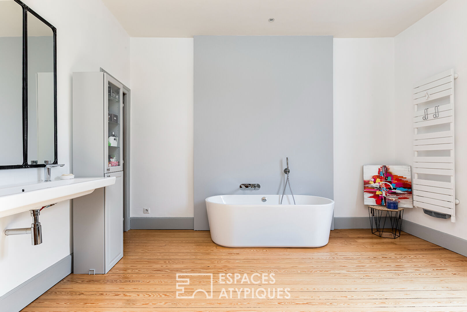 Townhouse with garden, swimming pool and garage