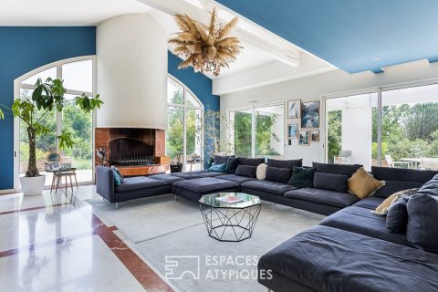 Villa d’architecte avec piscine et vue dégagée