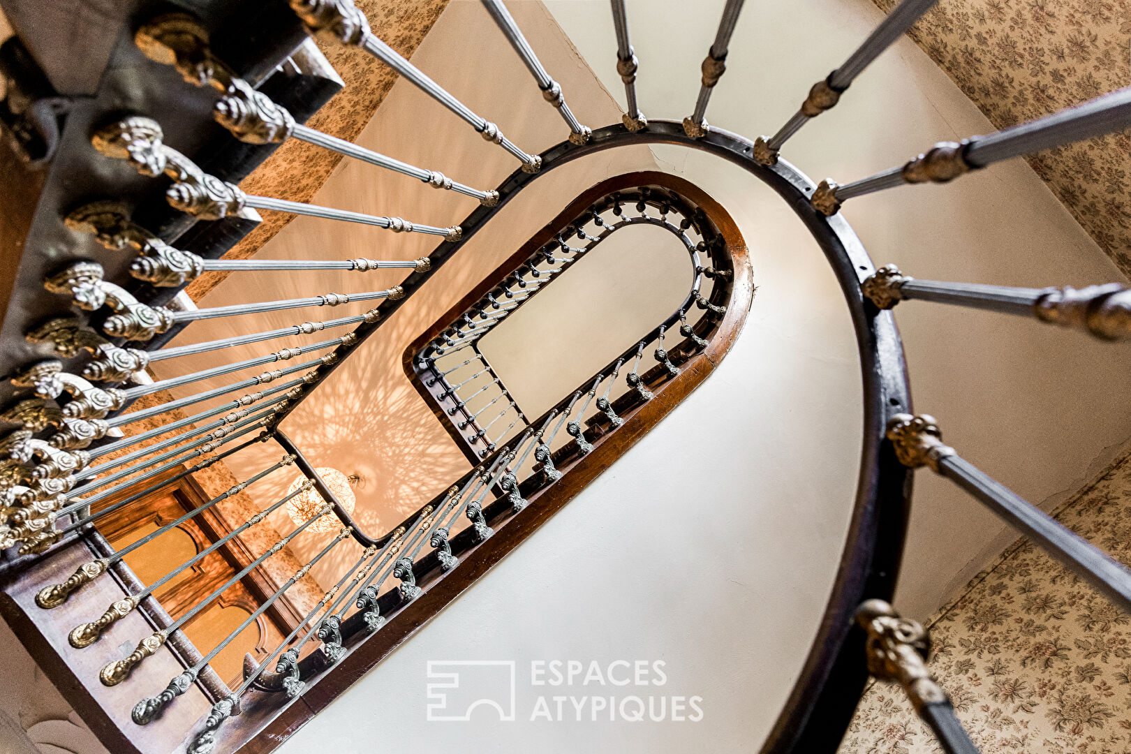 Immeuble Art Déco à rénover avec jardin et garage