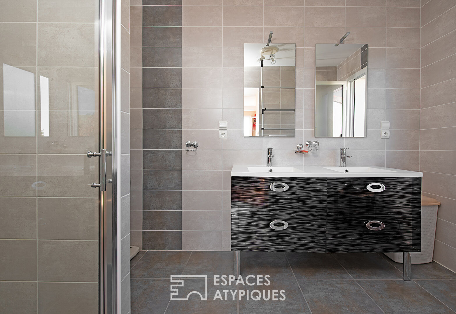 Villa avec piscine sur les hauteurs d’ARTHES