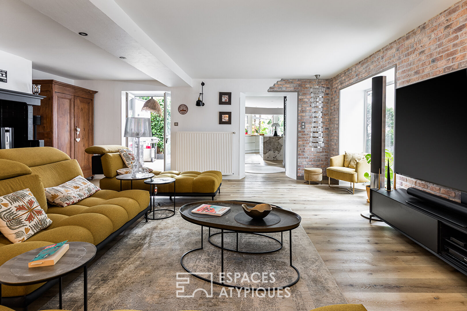 Maison des années 30 avec piscine et garage