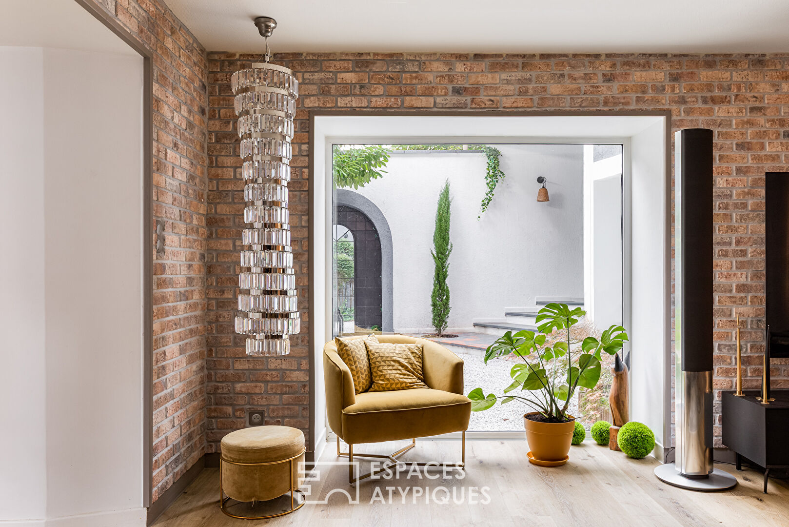 Maison des années 30 avec piscine et garage