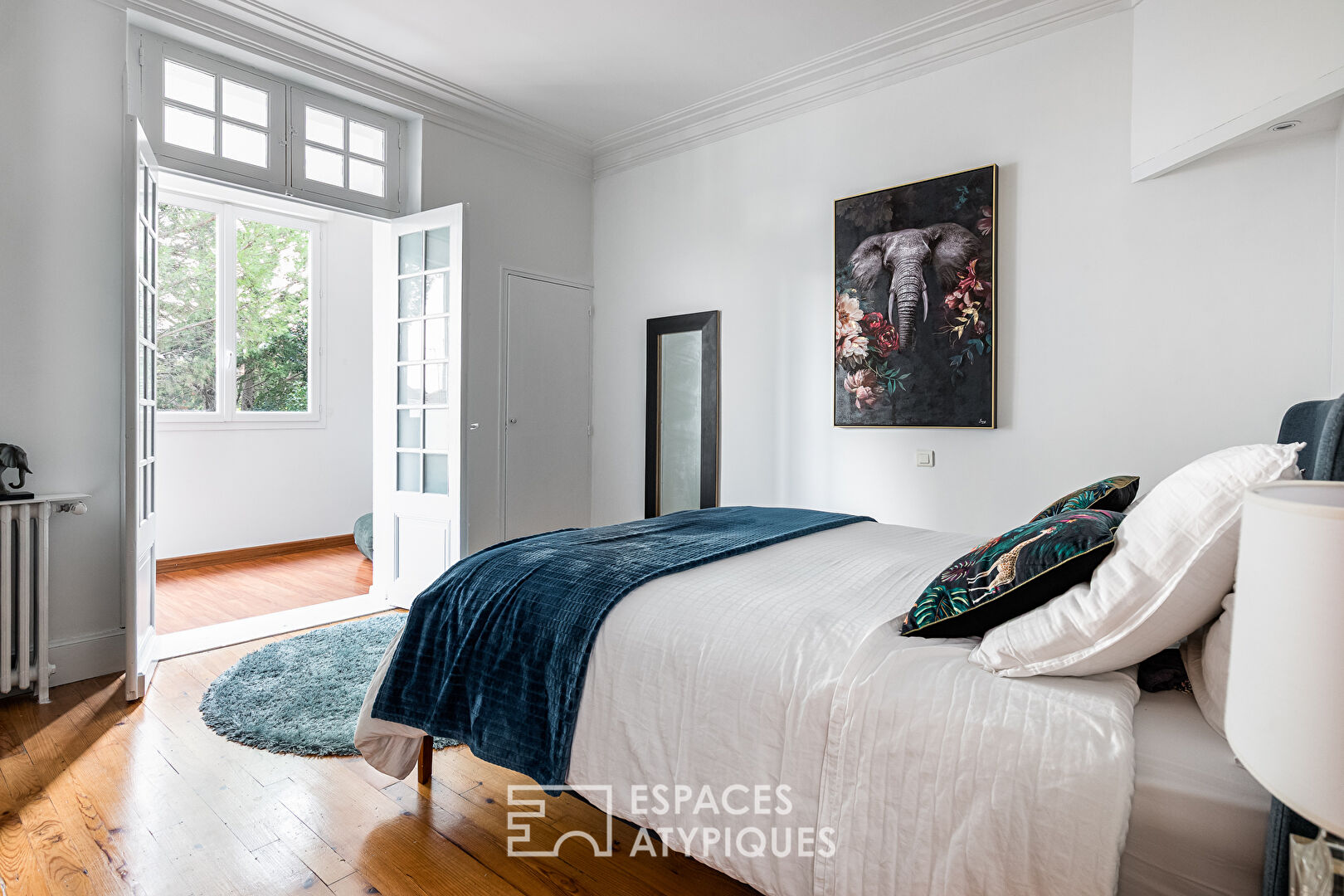 Maison des années 30 avec piscine et garage