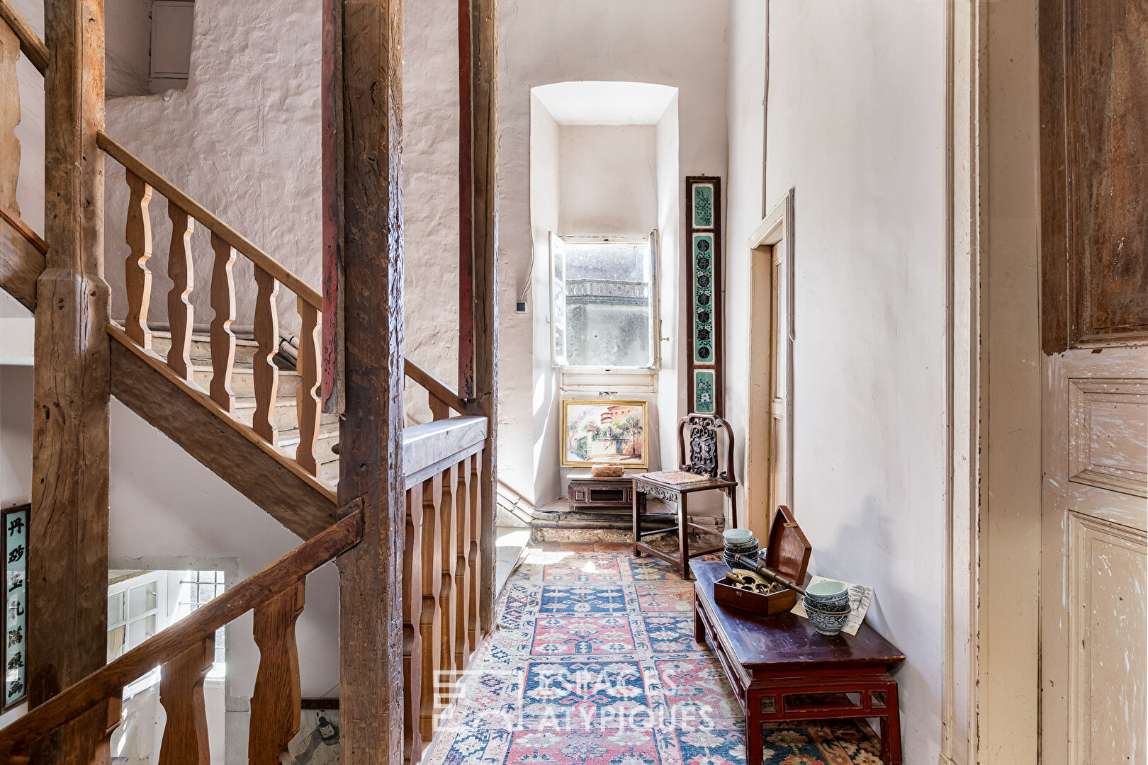 Château du XIIIème siècle en coeur de village