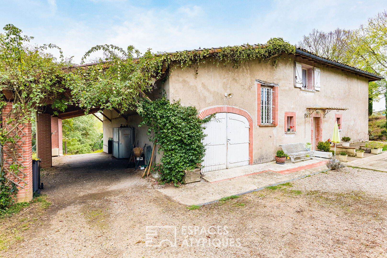 Propriété de charme avec vue dégagée au coeur de l’Occitanie