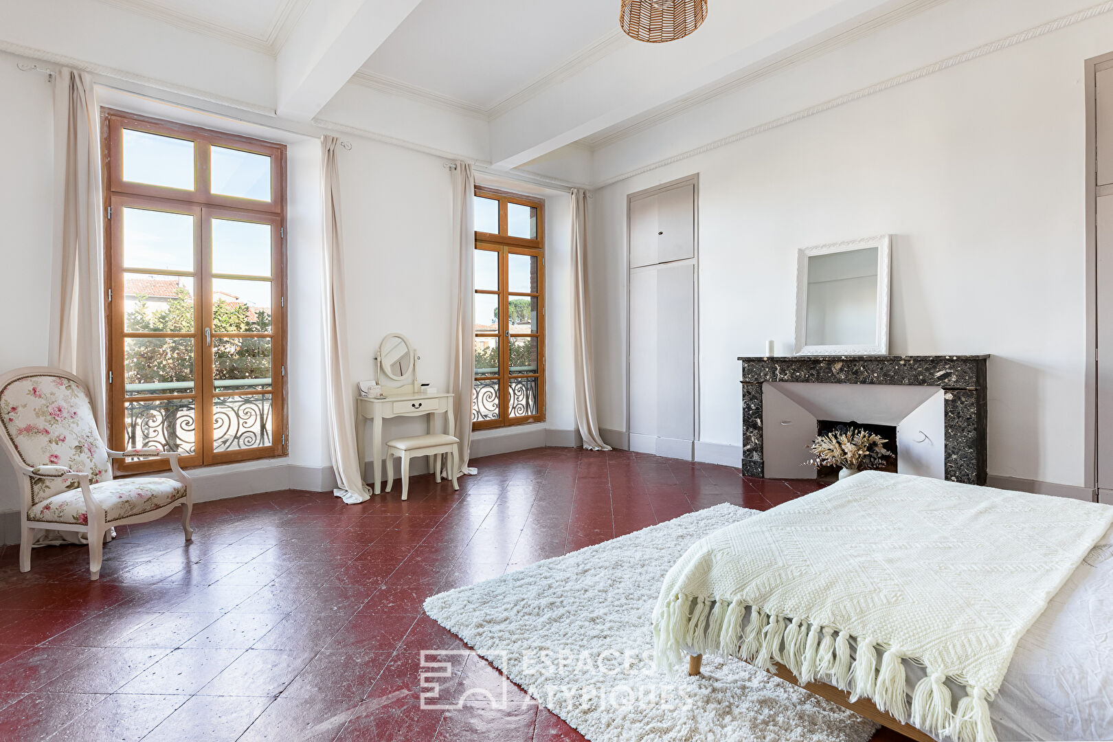 Maison de caractère avec terrasses et volumes exceptionnels