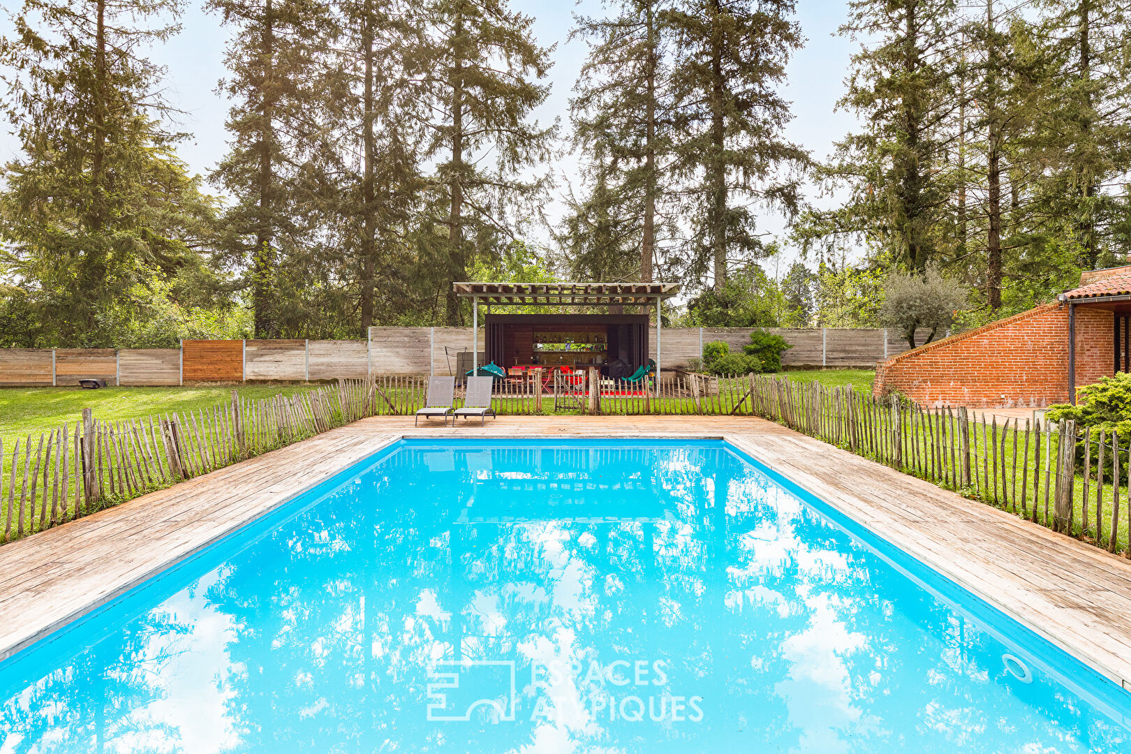 Maison d’architecte avec piscine dans un cadre exceptionnel