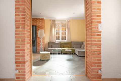 Maison cossue du début de XXème siècle avec piscine et garage