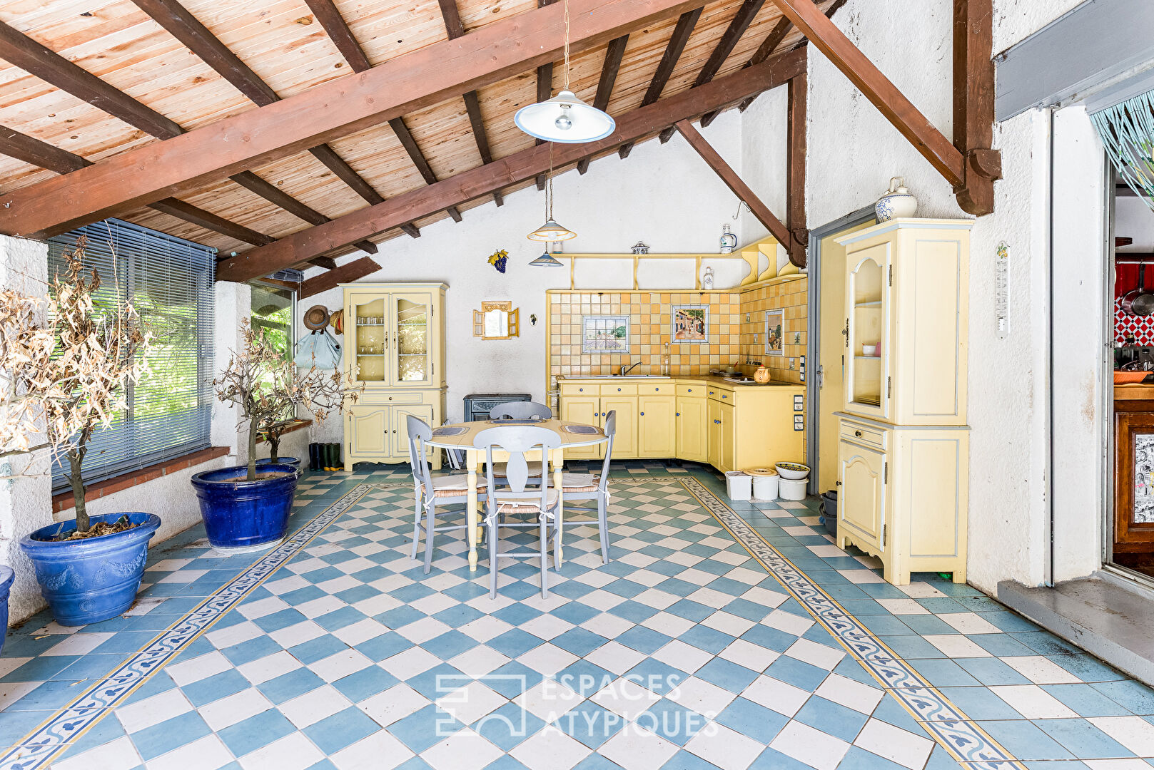 Architect-designed house from the 70s, 10 minutes from ALBI