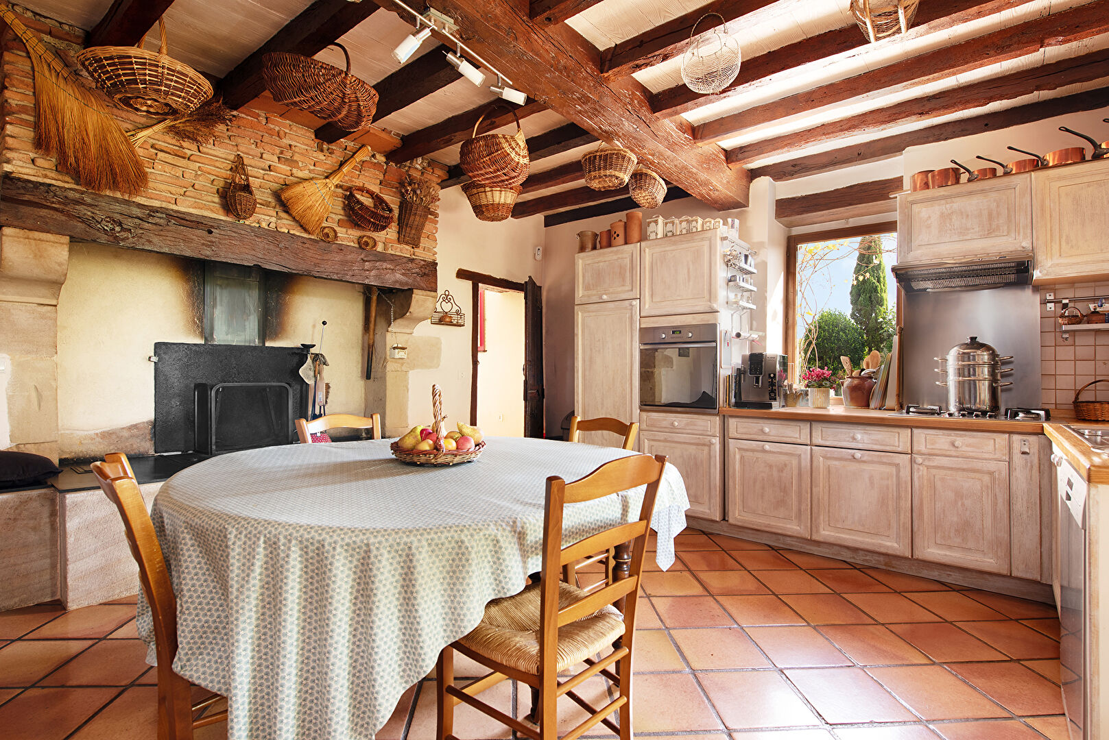 Property complex with holiday cottages and swimming pool in the Tarn countryside