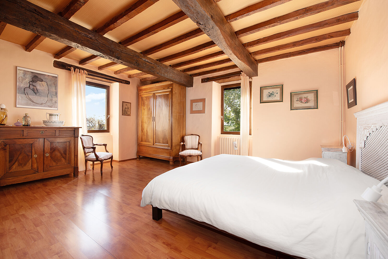 Property complex with holiday cottages and swimming pool in the Tarn countryside