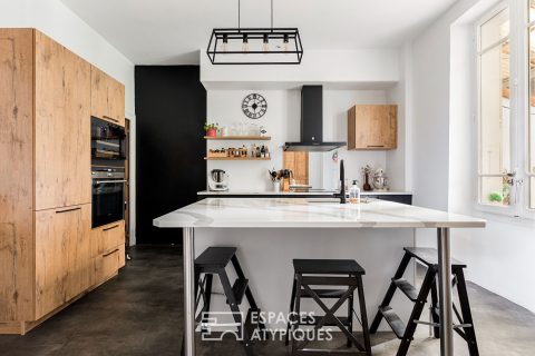 Townhouse with garden, swimming pool and garage