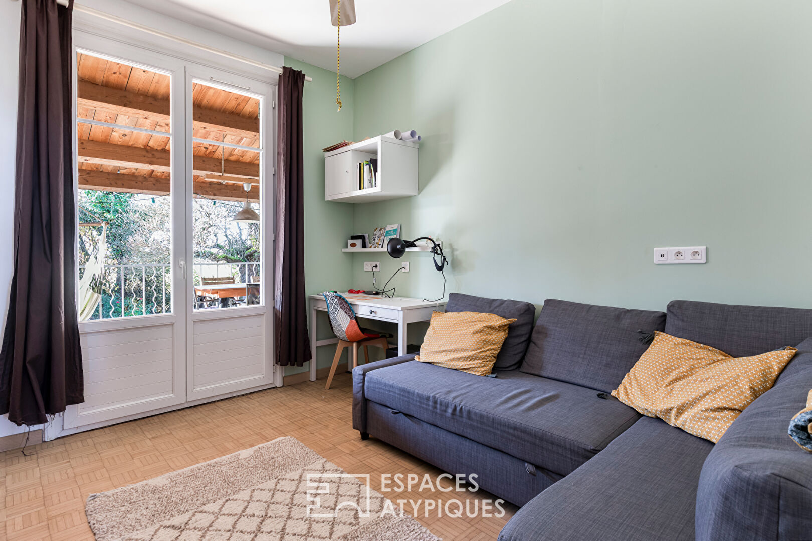 Maison familiale de plain pied avec piscine