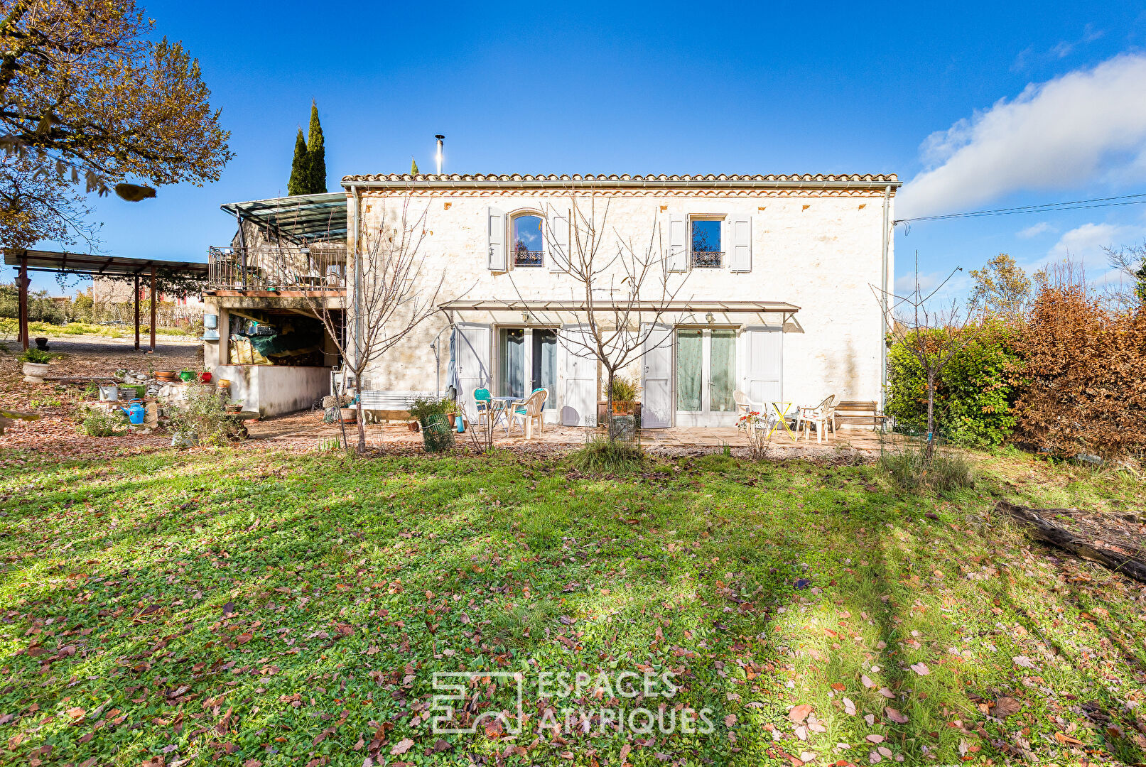 Bâtisse atypique rénovée au coeur du triangle d&rsquo;Or