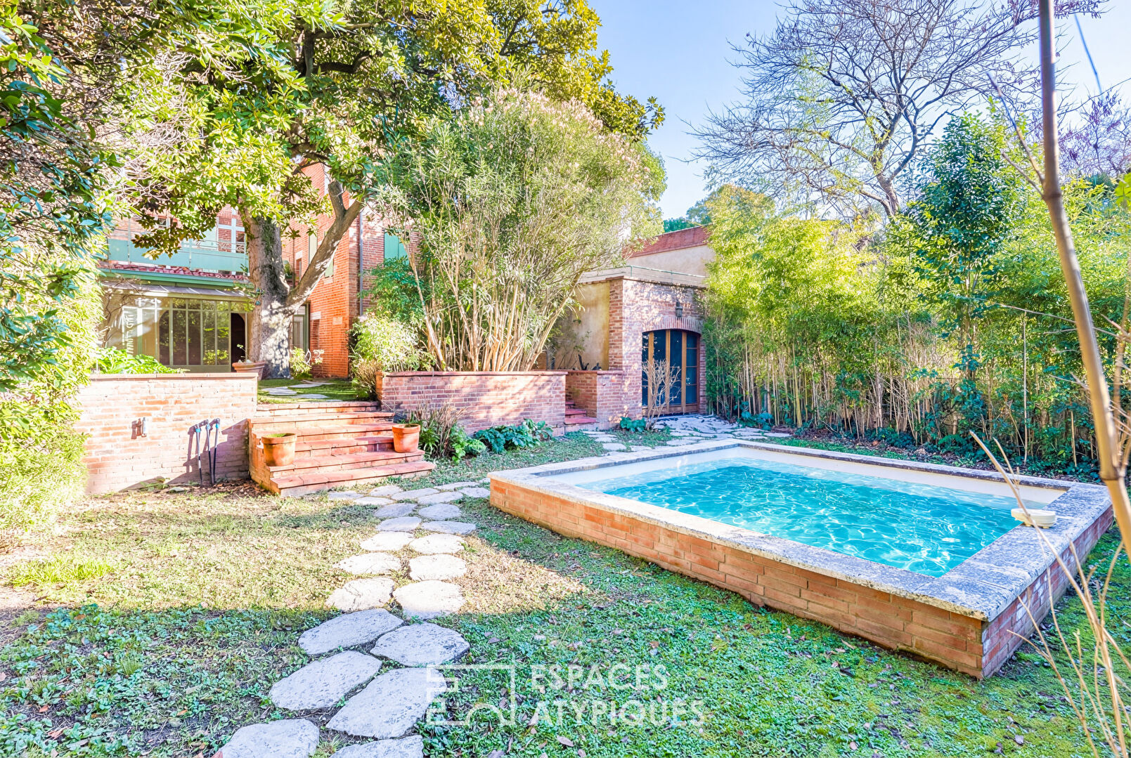 Triplex avec son jardin et sa piscine au pied de la Cathédrale