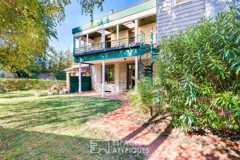 Villa d’architecte et son jardin boisé en coeur de ville