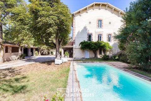 Élégante maison de ville des années 1900 avec piscine