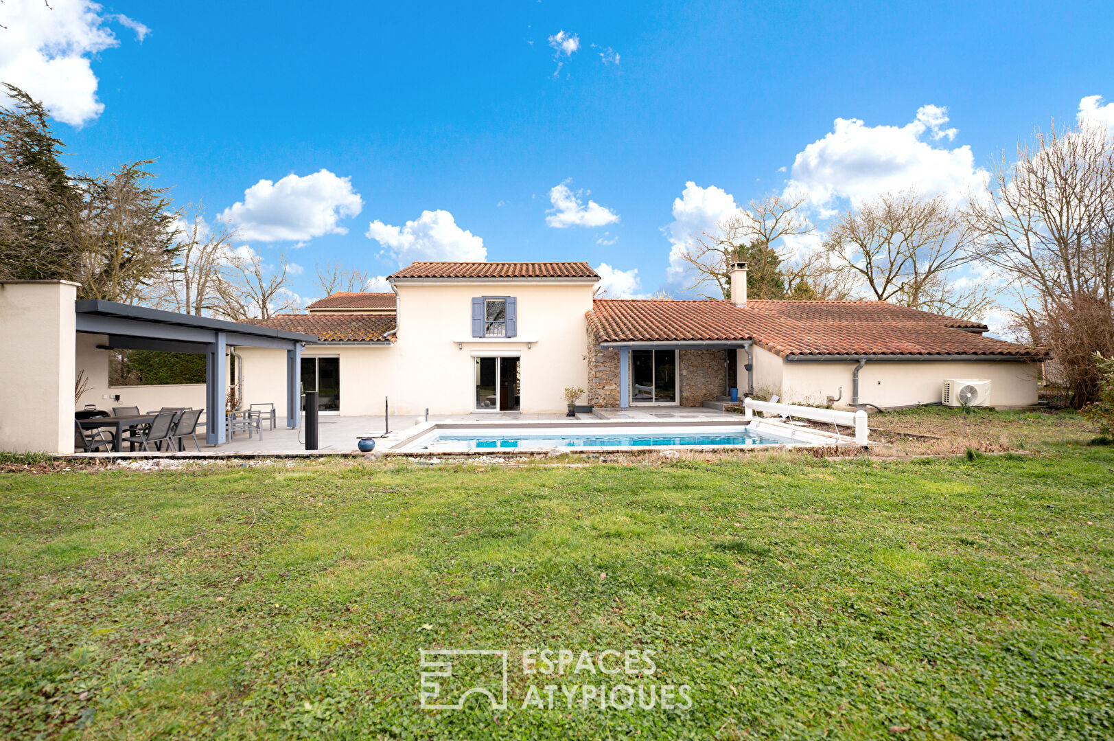 Former sheepfold built of local stone with swimming pool