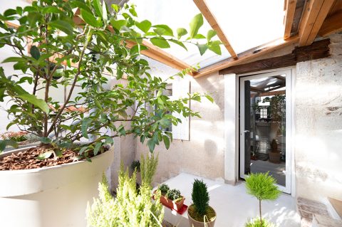 Maison de village rénovée avec terrasse et garage