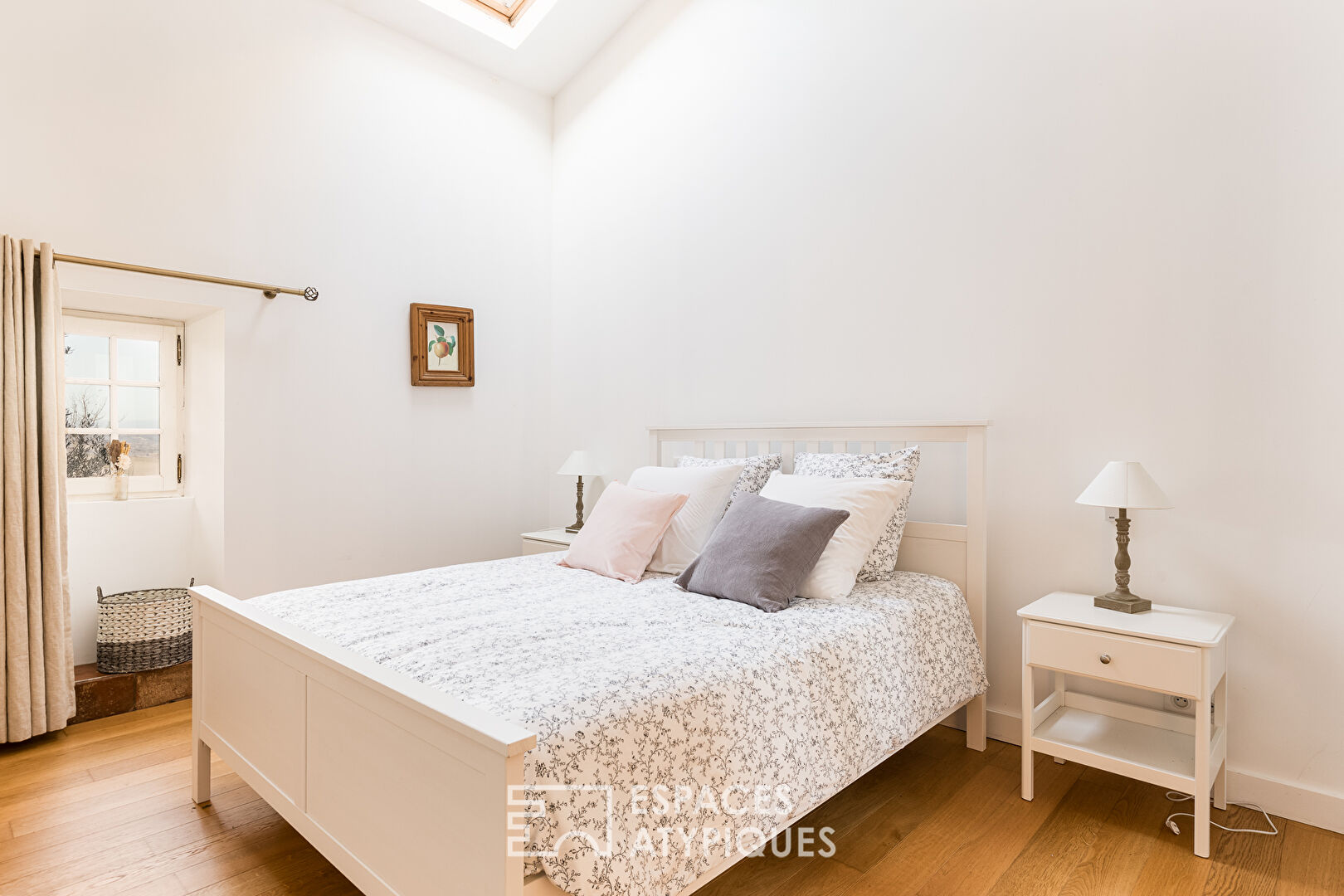 Maison de caractère avec piscine et vue dégagée