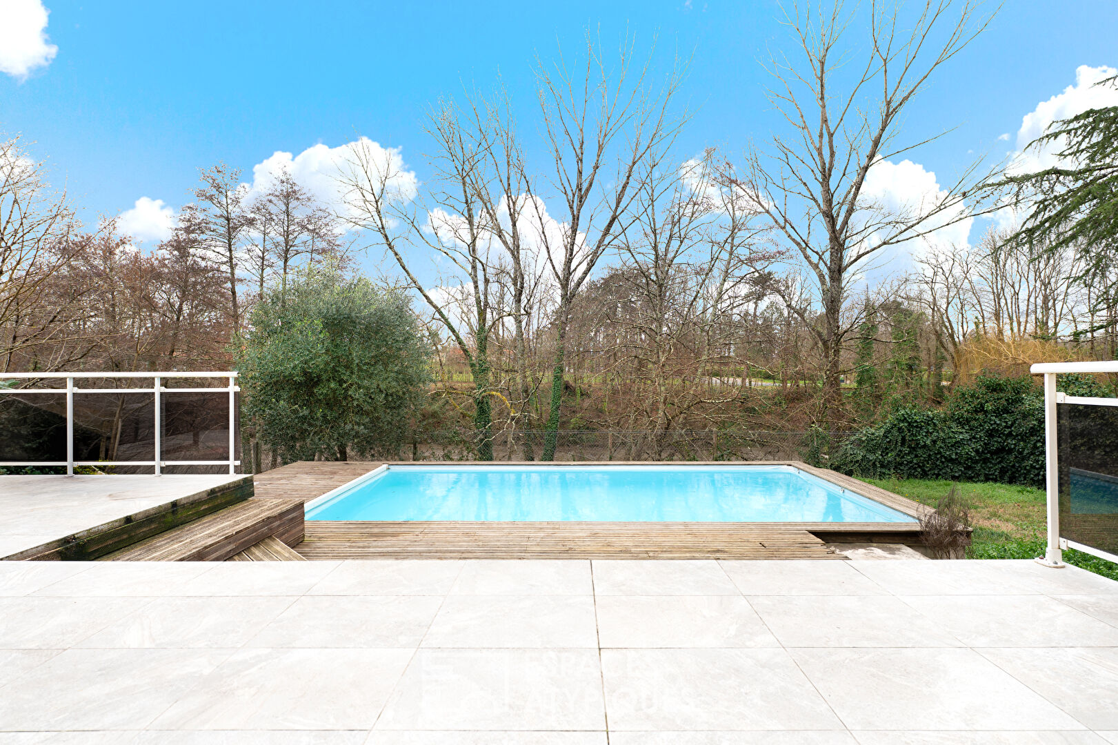 Maison familiale avec piscine à Castres