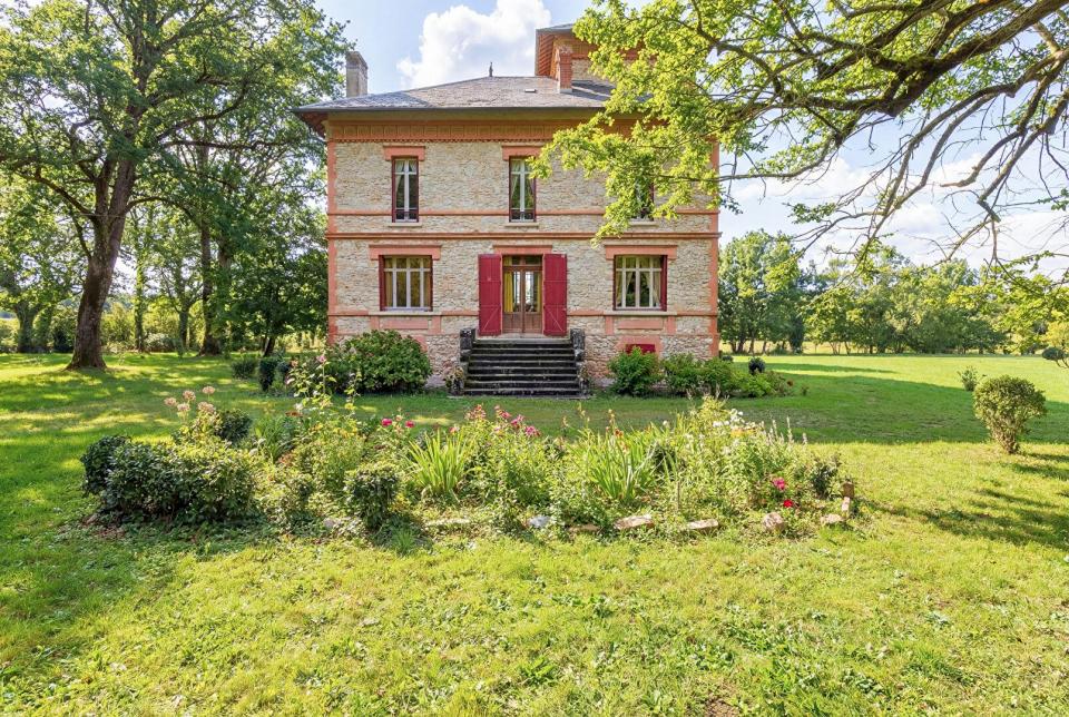 Château du XVIIIème sur le chemin de St-Jacques-De-Compostelle