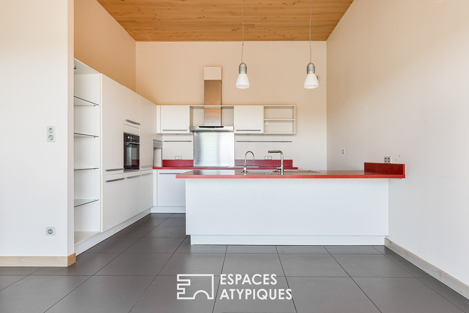 Écrin confidentiel aux portes de la forêt de Grésigne