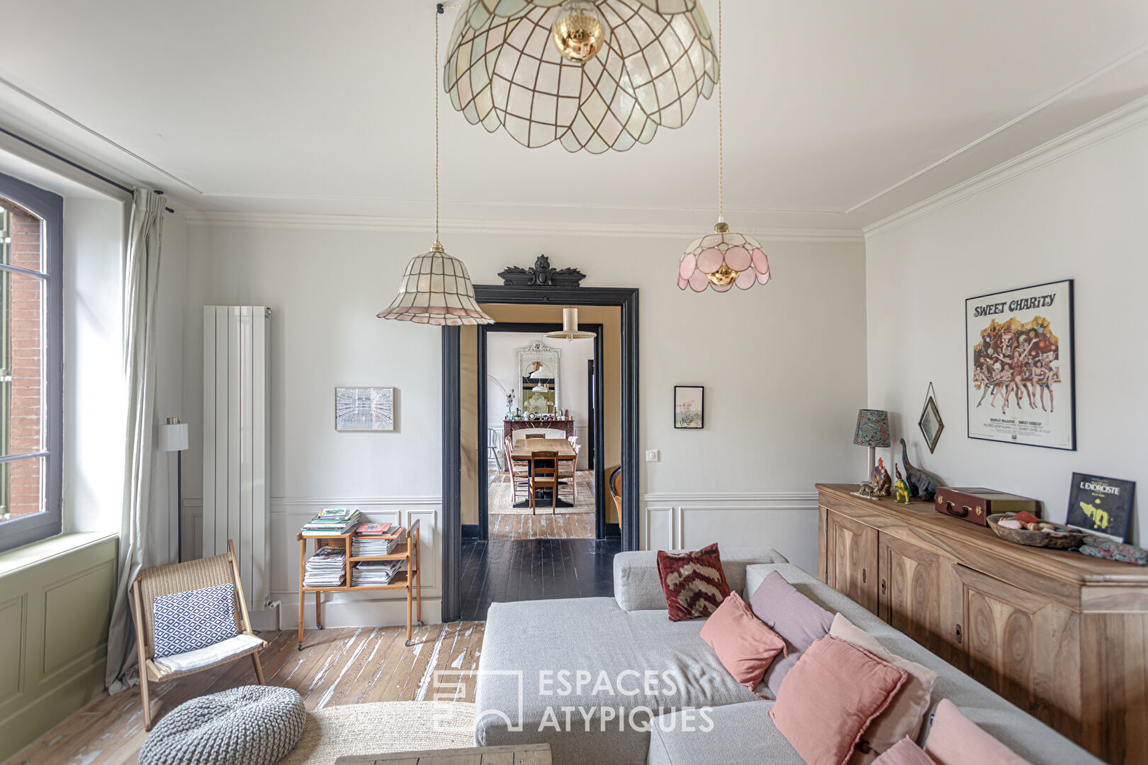 Bâtisse en pierre de 1850 avec piscine et parc séculaire