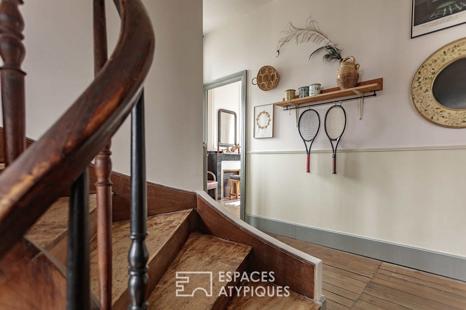 Bâtisse en pierre de 1850 avec piscine et parc séculaire