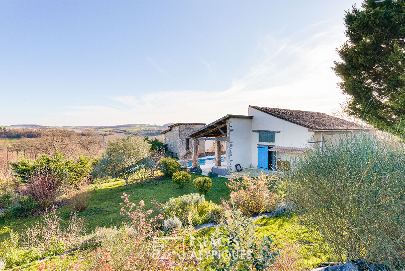 Propriété rurale avec piscine et pigeonnier