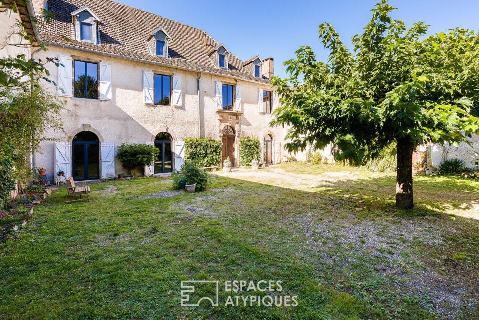 Maison de maître avec parc et dépendances