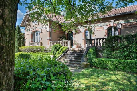 Beau plain-pied esprit 1930, gîte indépendant et parc de 3000 m² en centre-ville