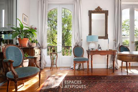 Beau plain-pied esprit 1930, gîte indépendant et parc de 3000 m² en centre-ville