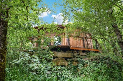 Paillourte atypique au coeur des bois