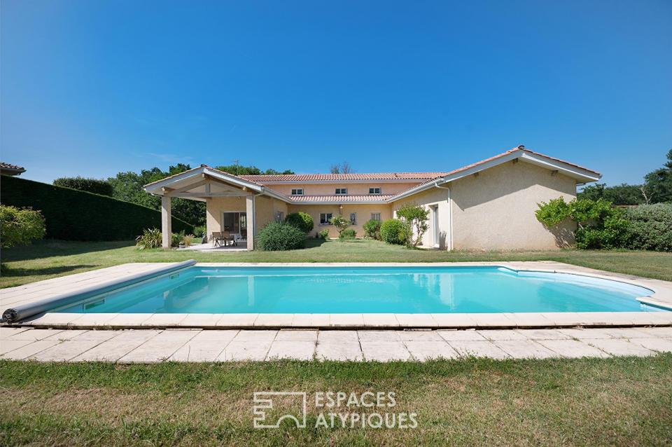 Maison d'architecte avec piscine sur les hauteurs de PUYGOUZON